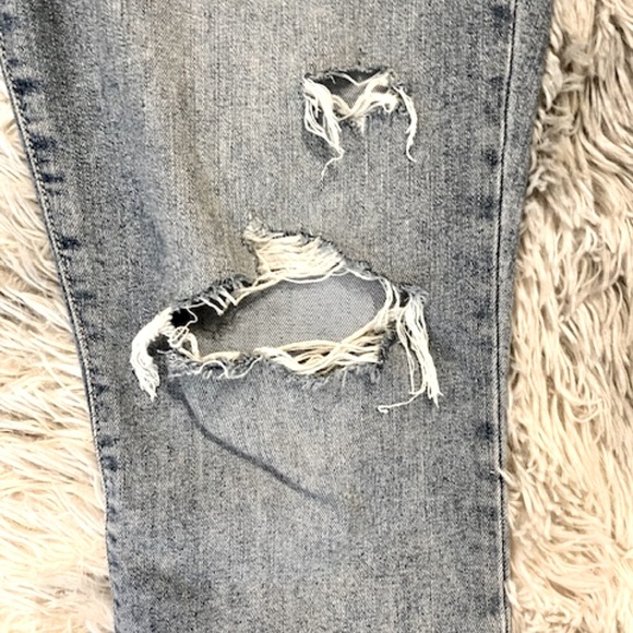 GAP Petite Mid Rise Distressed Skinny Ankle Jeans. Size 29/8P - Picture 5 of 8